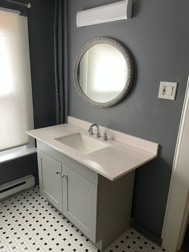 Building Photo - 3 Dana Ave