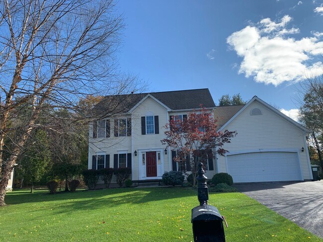 Building Photo - Beautiful Single Family For Rent NOW! Must...