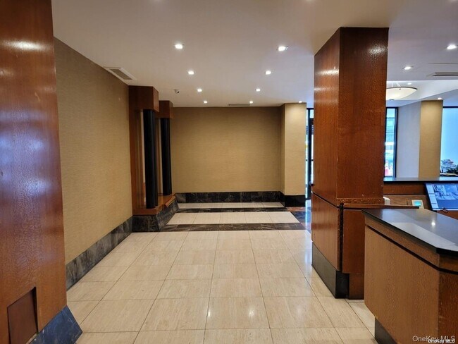 Building Photo - 118-17 Union Tpke Un