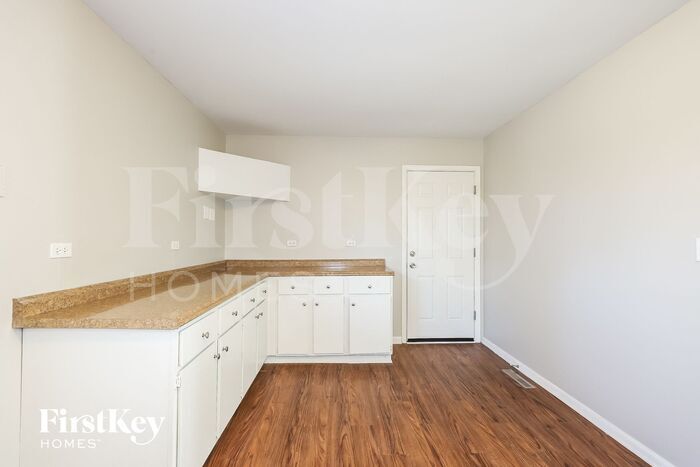Building Photo - 760 Larkdale Row