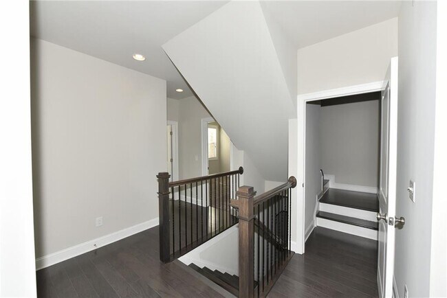 Building Photo - 5240 Cresslyn Rdg