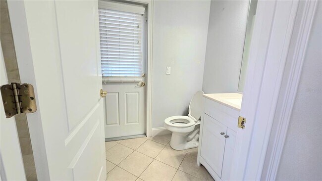 Building Photo - 1639 Marina Lake Dr