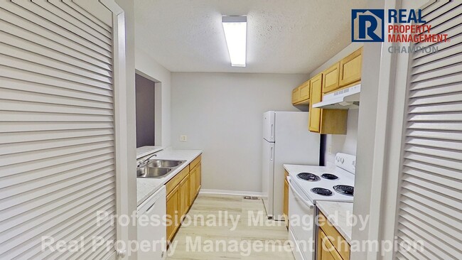 Building Photo - Adorable 2 BD/1 BA with Attached Garage