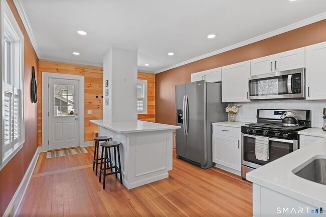 Building Photo - 62 Glenwood Ave