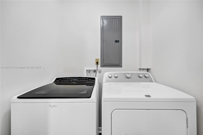 Building Photo - 6215 Donegal Dr