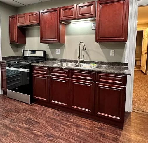 Building Photo - 313 William St