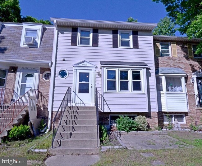 Primary Photo - 22426 Greenview Ct