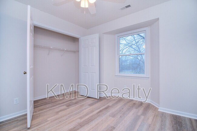 Building Photo - 6120 Meadow Rose Ln