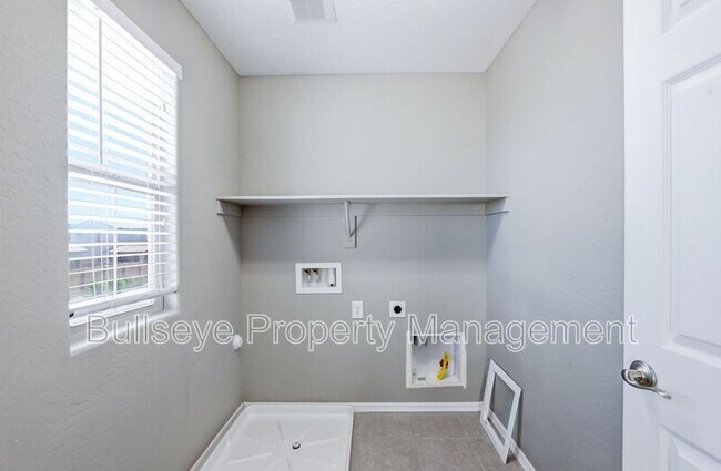 Building Photo - 304 N 78th Pl