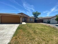 Building Photo - Cozy Home for rent in Hanford