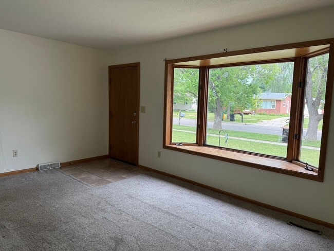 Building Photo - Available July 15th - West Fargo