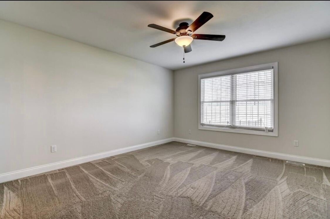 Building Photo - 1811 Spartan Dr