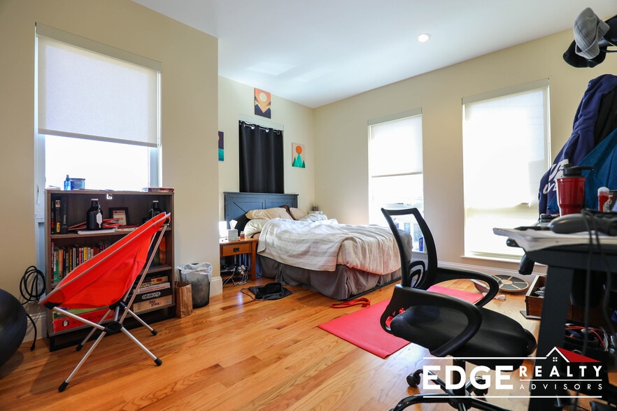 Building Photo - 40 Glencoe St