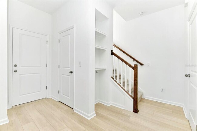Building Photo - 11511 Sunsail Ave