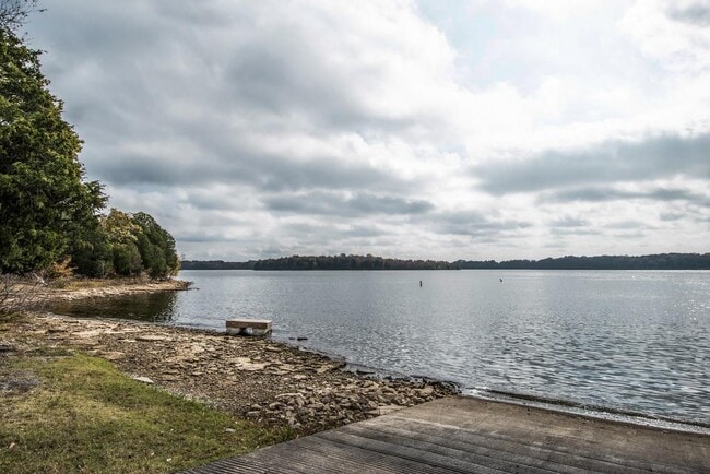 Building Photo - Coming soon! Nice remodel of townhouse Condo in Harbour Town. Gated complex!