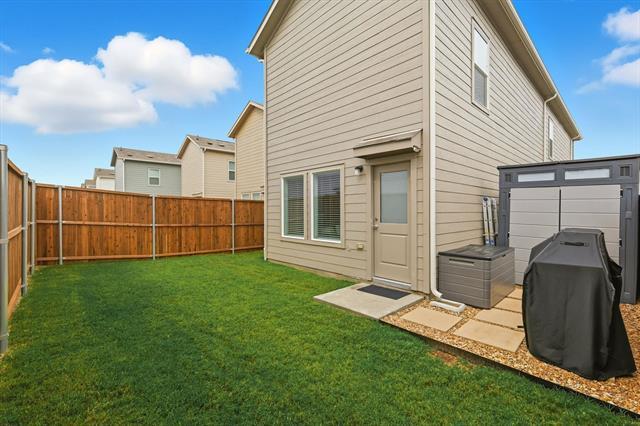 Building Photo - 12160 Thoroughbred Dr