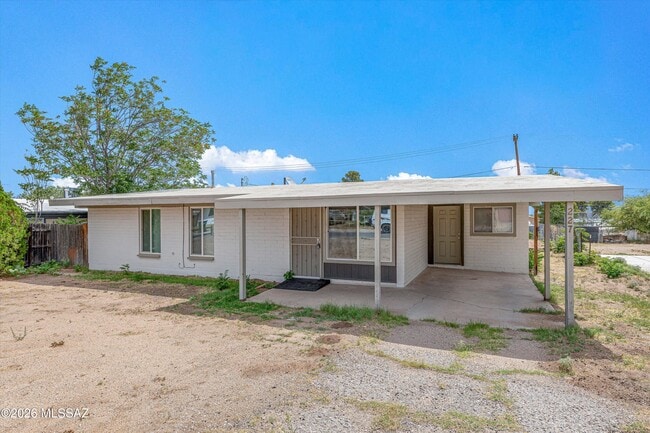 Building Photo - 227 S Ave B