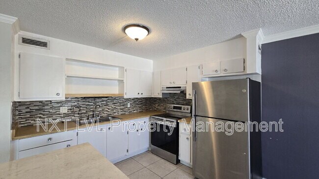 Building Photo - 6777 Winkler Rd