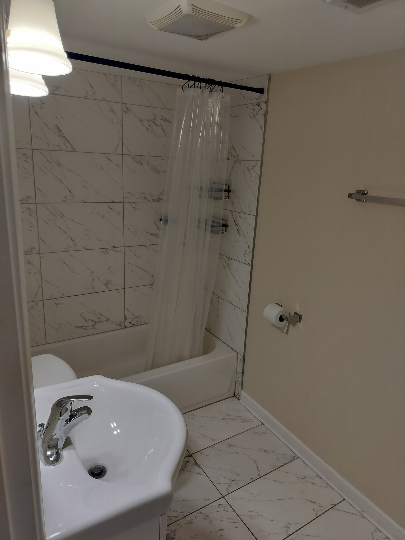 Building Photo - 239 S Locust St