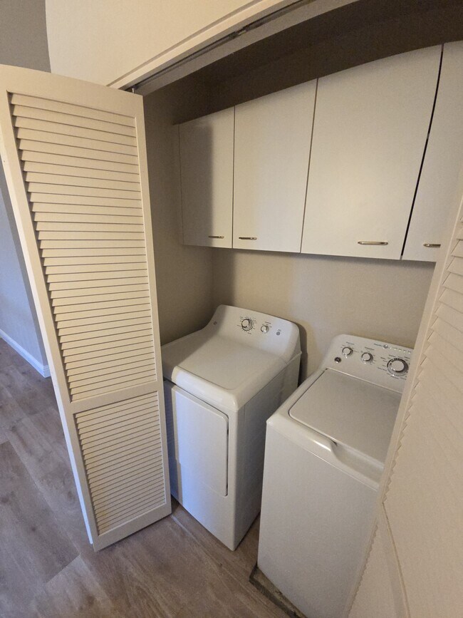 Building Photo - 10 Gregory Pl