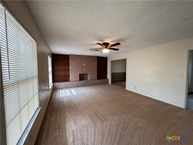 Building Photo - 1601 Elkins Ave
