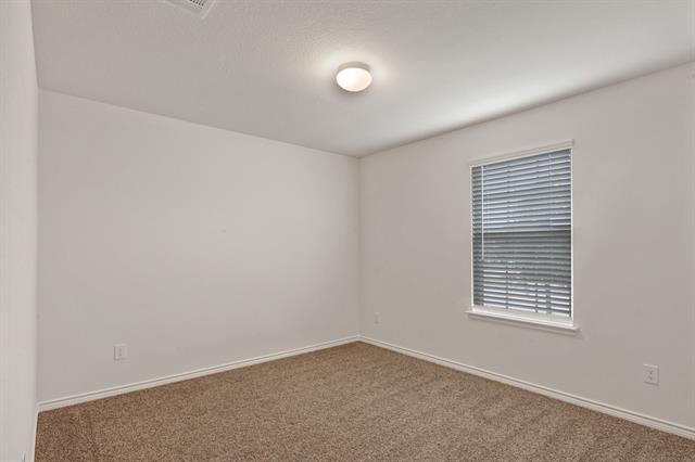 Building Photo - 314 Red Oak Dr