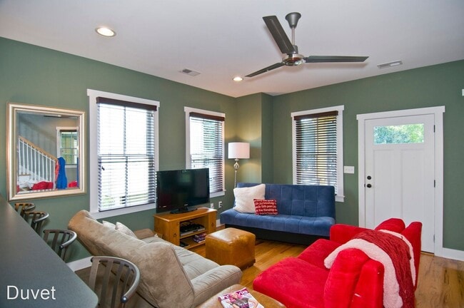 Building Photo - 4 br, 3.5 bath House - 76 Morris Street A