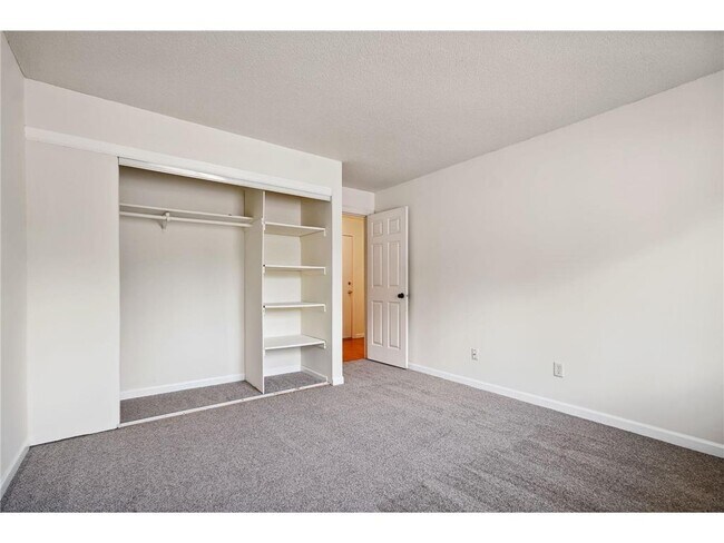 Building Photo - 5315 Minnehaha Ave