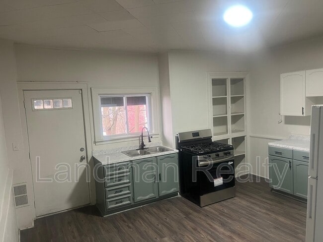 Building Photo - 2917 Shadeland Ave