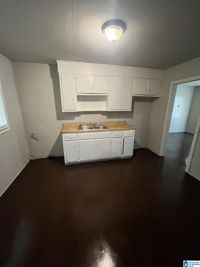 Building Photo - 507 31st St Ensley