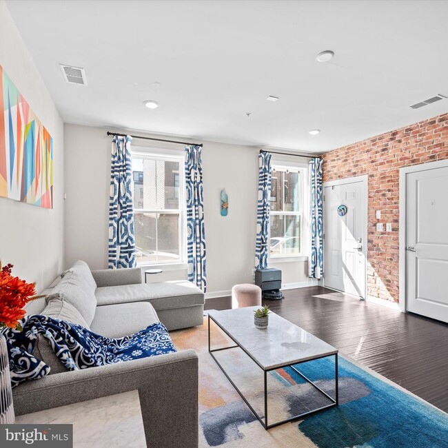 Building Photo - 44674 Provincetown Dr