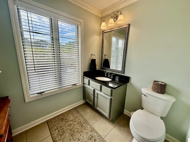 Building Photo - Beautiful Two Bedroom Fully Furnished Townhome Located in Bluffton Village!