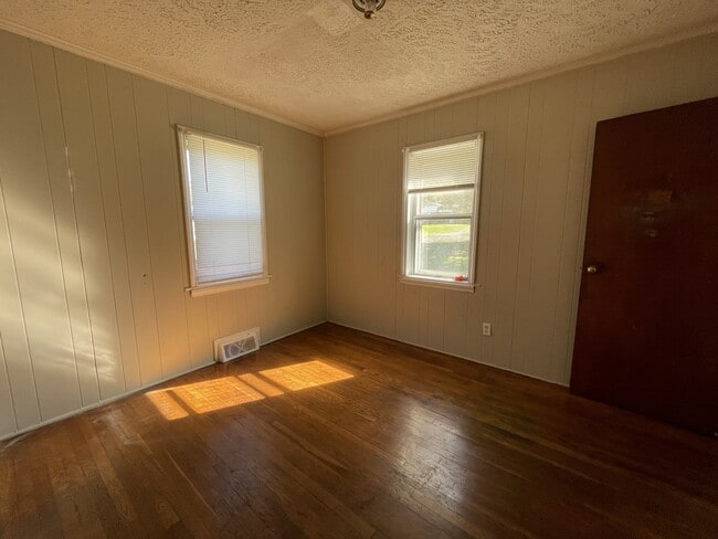 Building Photo - 177 Daniels Pl