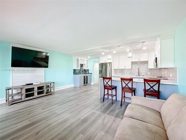Building Photo - 226 Newport Dr