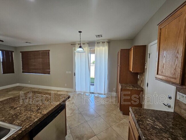 Building Photo - 3936 E Minton St