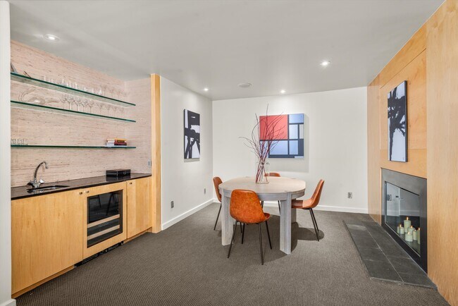 Building Photo - 506 W Hallam St