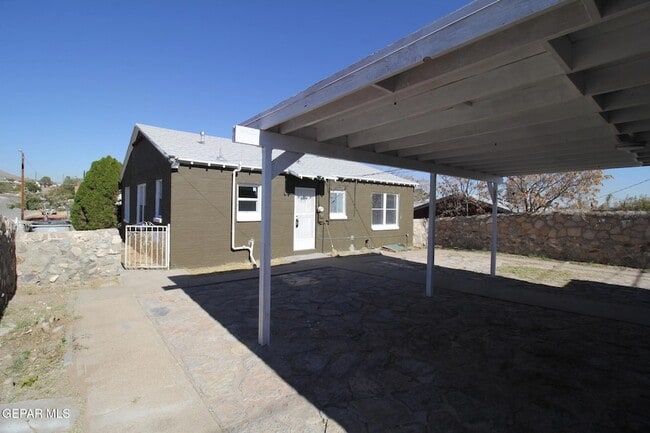 Building Photo - 3200 Richmond Ave