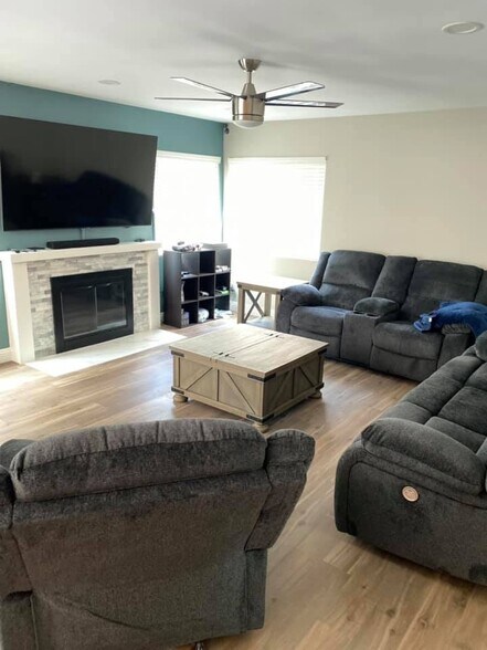 Primary Photo - 16641 Shinedale Dr