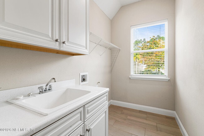 Building Photo - 126 Brasilla Ave