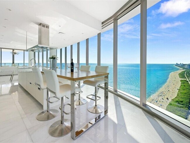 Building Photo - 15701 Collins Ave