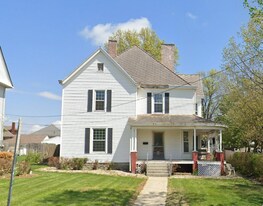 Building Photo - 235 College St