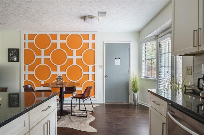 Building Photo - 942 Cadencia Way SW