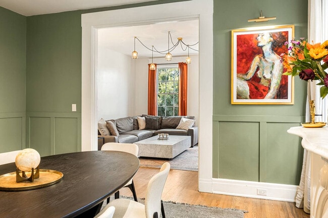 Building Photo - 1326 Broadway-SI ID1324946P