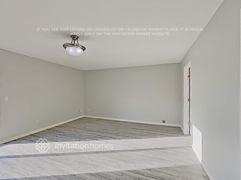 Building Photo - 17127 115th Ave E