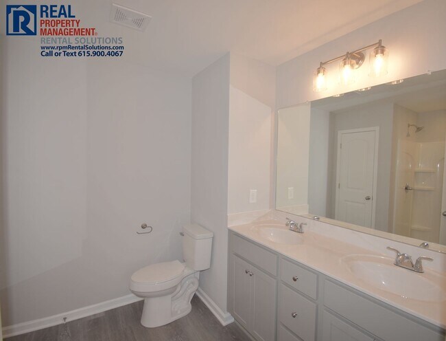 Building Photo - BRAND NEW 3BD/2.5BA townhome in LaVergne!