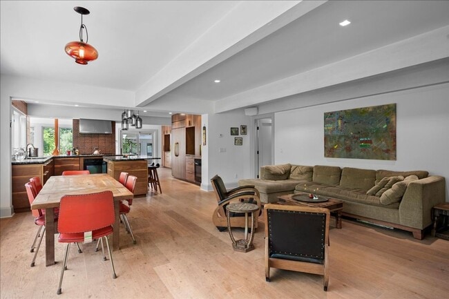 Building Photo - Stunning Updated Home with Private Pond Views in Chappaqua