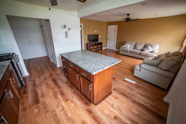 Building Photo - 4572 Rumsey Ave