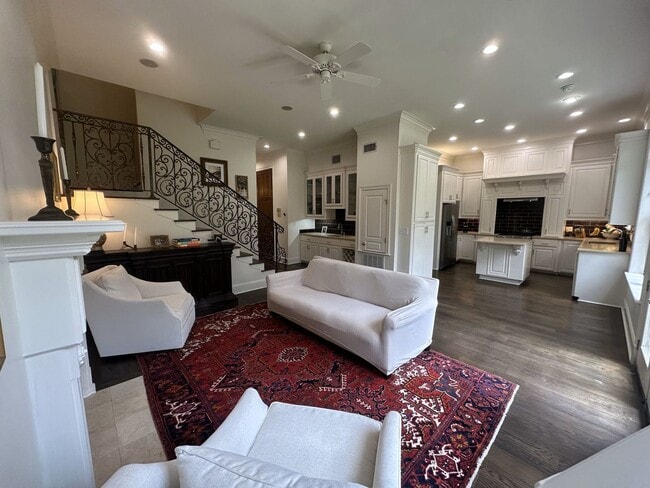 Building Photo - 105 Broadfoot Cir