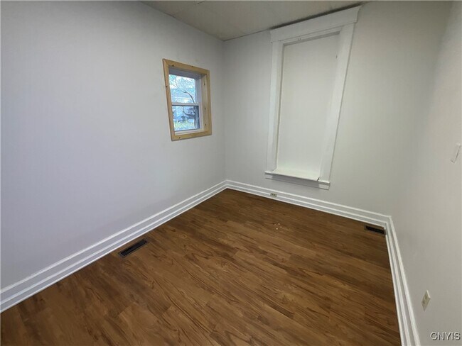 Building Photo - 127 Winslow St