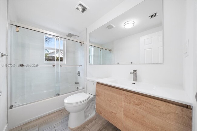 Building Photo - 1117 SW 13th St